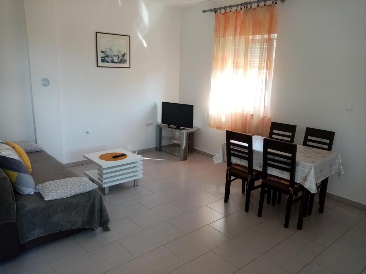Apartmani Cesar Rtina Εξωτερικό φωτογραφία